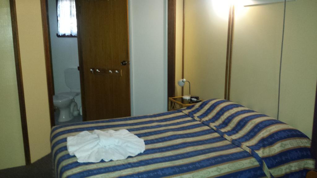 Smugglers Cove Holiday Village Forster Room photo